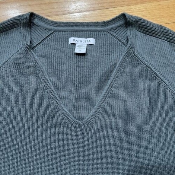 Athleta Hanover V Neck Sweater Womens Size M Merino Wool Blend Gray Oversized - Picture 11 of 13